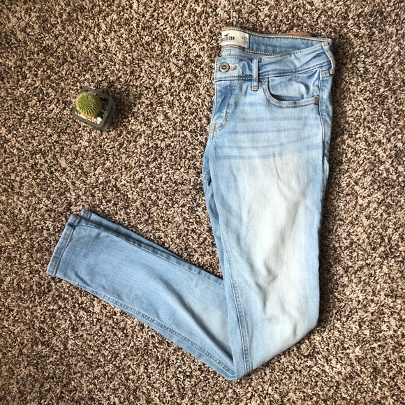Hollister Denim - Hollister Skinny light washed women’s jeans